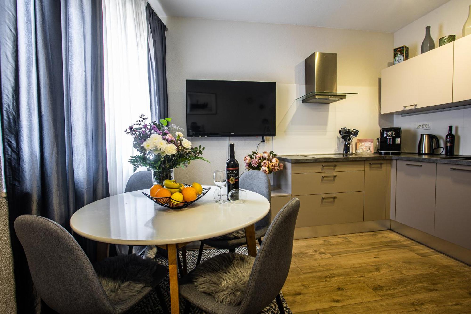 Luxusapartment Nav Подстрана Екстер'єр фото